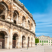 Nîmes